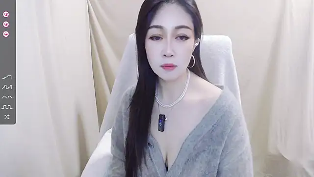 Snapshot of AkinLocal chatting on October 20, 2025, 2:06 pm AkinLocal online show from October 20, 2025, 2:06 pm