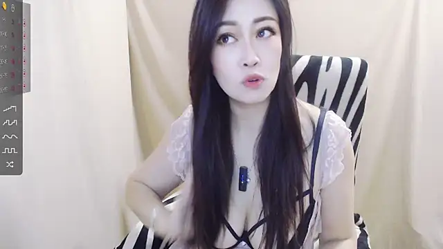 Snapshot of AkinLocal chatting on October 11, 2025, 7:42 am AkinLocal online show from October 11, 2025, 7:42 am