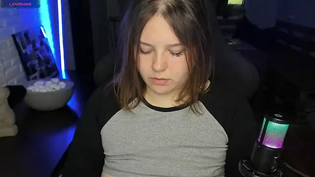 Snapshot of XNirvanaX chatting on September 17, 2025, 3:30 am XNirvanaX online show from September 17, 2025, 3:30 am