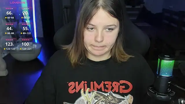 Snapshot of XNirvanaX chatting on September 22, 2025, 2:39 am XNirvanaX online show from September 22, 2025, 2:39 am