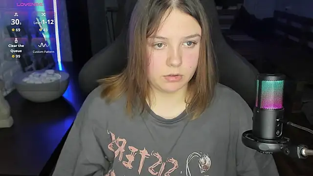 Snapshot of XNirvanaX chatting on September 23, 2025, 1:34 am XNirvanaX online show from September 23, 2025, 1:34 am