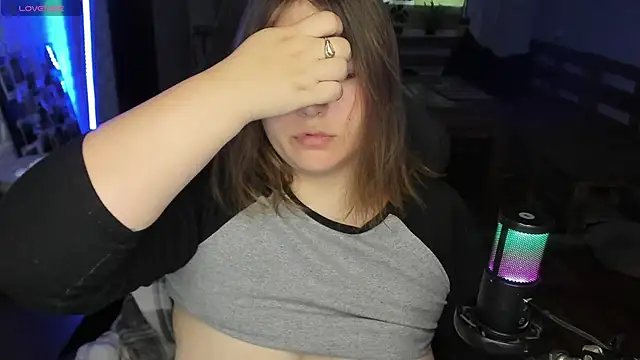 Snapshot of XNirvanaX chatting on September 18, 2025, 4:04 am XNirvanaX online show from September 18, 2025, 4:04 am