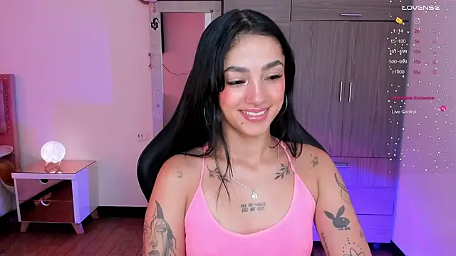 Lizzie corner v online show from April 14, 2026, 4:12 pm