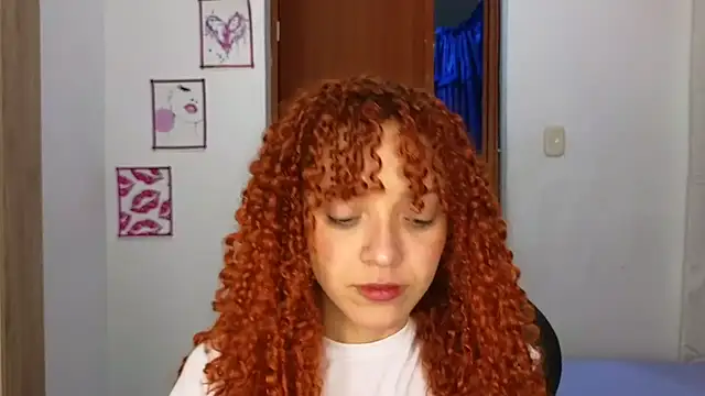 Snapshot of SexyLeilaa chatting on October 1, 2025, 1:33 am SexyLeilaa online show from October 1, 2025, 1:33 am