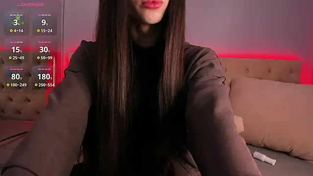 NickieRainer online show from February 8, 2025, 2:16 pm