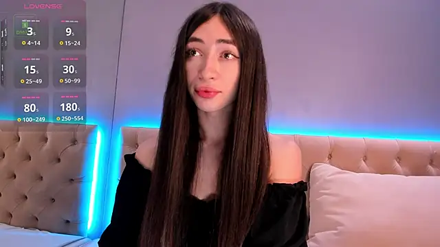 NickieRainer online show from March 7, 2025, 1:51 pm