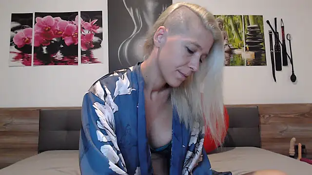 Naschkatze01 online show from September 25, 2025, 9:15 am