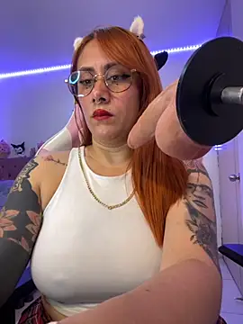 Luna Paris  online show from November 18, 2025, 11:26 pm