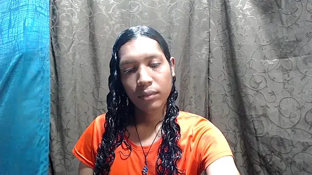 shairaStarr online show from October 1, 2025, 1:37 pm