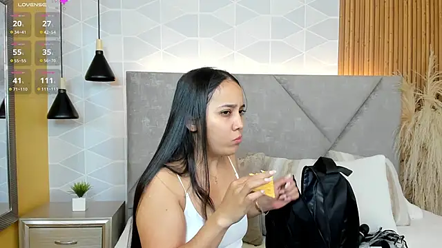 Sammy Fit  online show from November 24, 2025, 1:00 pm