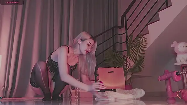 hyun chia online show from March 15, 2025, 10:11 pm