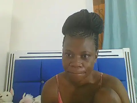 Sweetbaby004 online show from September 23, 2025, 1:18 pm