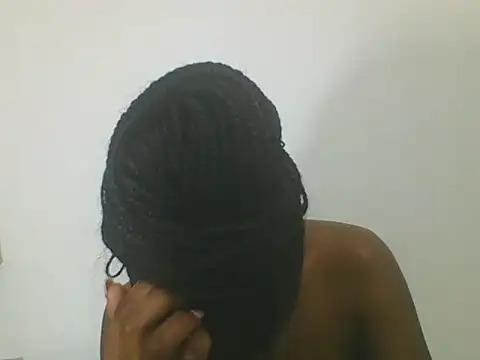 Sweetbaby004 online show from September 25, 2025, 4:18 am