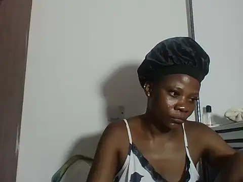 Snapshot of Sweetbaby004 chatting on February 4, 2026, 7:42 pm Sweetbaby004 online show from February 4, 2026, 7:42 pm