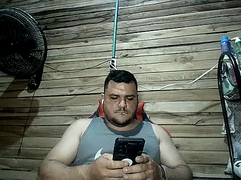 Snapshot of Arcangel_05 chatting on June 25, 2026, 5:34 am Arcangel 05 online show from June 25, 2026, 5:34 am