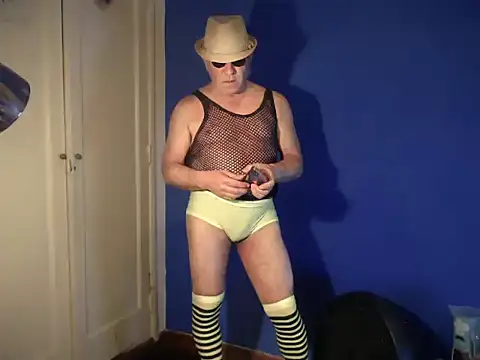 Snapshot of Fabrissi chatting on November 20, 2025, 3:56 pm Fabrissi online show from November 20, 2025, 3:56 pm