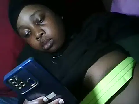 Snapshot of African_slut_goddess chatting on February 28, 2025, 11:01 pm African slut goddess online show from February 28, 2025, 11:01 pm