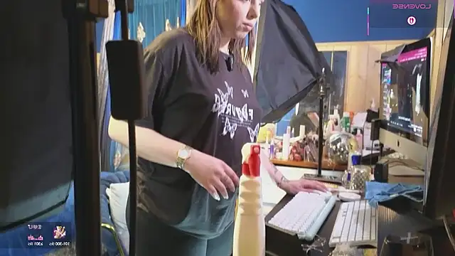 VanessaDoyle online show from March 21, 2025, 6:51 pm