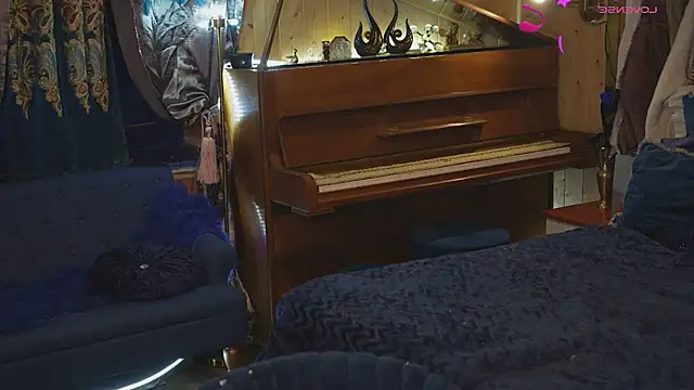 VanessaDoyle online show from February 2, 2026, 7:24 pm