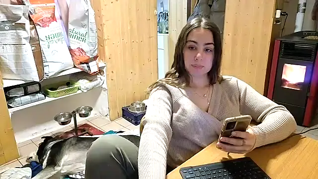 Snapshot of VanessaDoyle chatting on February 11, 2026, 9:31 am VanessaDoyle online show from February 11, 2026, 9:31 am