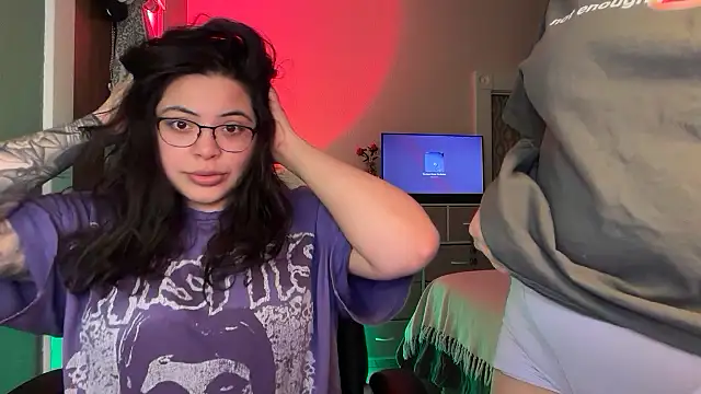 drizzypeach602 online show from April 8, 2026, 6:04 am