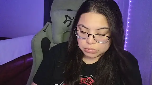 Snapshot of drizzypeach602 chatting on October 20, 2025, 1:18 am drizzypeach602 online show from October 20, 2025, 1:18 am