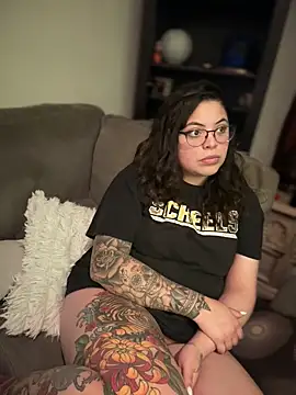 drizzypeach602 online show from April 3, 2026, 5:14 am