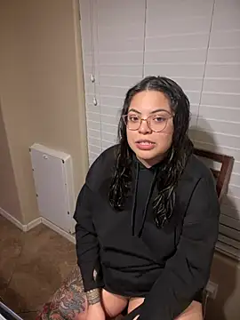 Snapshot of drizzypeach602 chatting on February 22, 2025, 7:56 am drizzypeach602 online show from February 22, 2025, 7:56 am