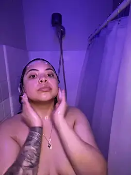 Snapshot of drizzypeach602 chatting on February 24, 2025, 5:43 am drizzypeach602 online show from February 24, 2025, 5:43 am