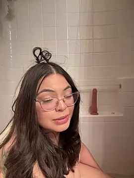 Snapshot of drizzypeach602 chatting on February 15, 2025, 6:23 am drizzypeach602 online show from February 15, 2025, 6:23 am