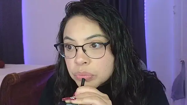 Snapshot of drizzypeach602 chatting on October 18, 2025, 1:40 am drizzypeach602 online show from October 18, 2025, 1:40 am