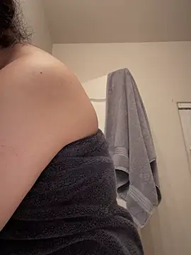 Snapshot of drizzypeach602 chatting on March 7, 2025, 5:29 am drizzypeach602 online show from March 7, 2025, 5:29 am