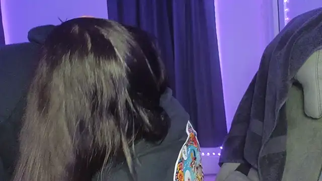 Snapshot of drizzypeach602 chatting on October 17, 2025, 2:37 am drizzypeach602 online show from October 17, 2025, 2:37 am