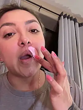 Snapshot of drizzypeach602 chatting on February 12, 2025, 8:49 am drizzypeach602 online show from February 12, 2025, 8:49 am