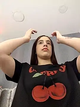 Amira Milker online show from September 23, 2025, 1:18 pm