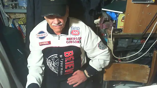 Snapshot of nonnomaturobisex chatting on October 4, 2025, 7:21 am nonnomaturobisex online show from October 4, 2025, 7:21 am