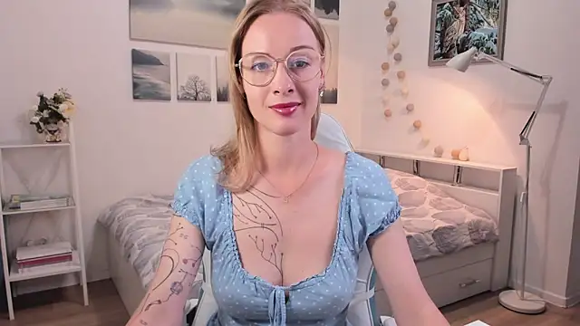 Snapshot of MissRightX chatting on September 26, 2025, 11:17 am MissRightX online show from September 26, 2025, 11:17 am