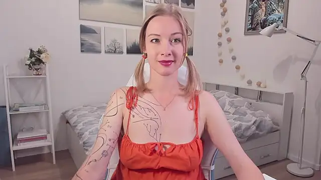 Snapshot of MissRightX chatting on September 24, 2025, 10:11 am MissRightX online show from September 24, 2025, 10:11 am