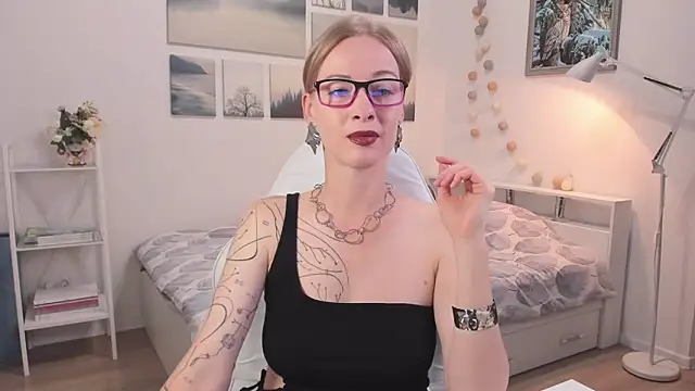 Snapshot of MissRightX chatting on September 23, 2025, 9:49 am MissRightX online show from September 23, 2025, 9:49 am