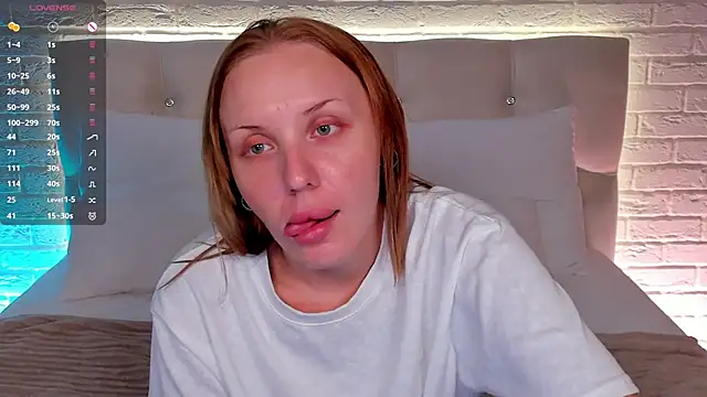 Snapshot of LianaFord chatting on June 19, 2026, 5:02 am LianaFord online show from June 19, 2026, 5:02 am