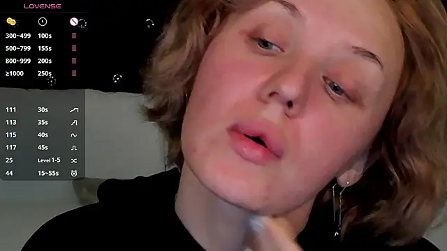 LianaFord online show from December 17, 2025, 10:04 pm