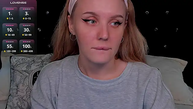 LianaFord online show from March 7, 2025, 8:22 pm