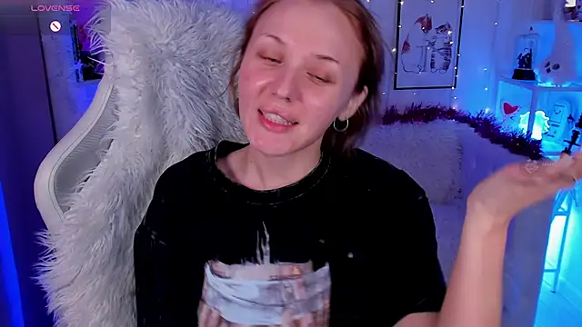 LianaFord online show from December 14, 2025, 10:26 pm