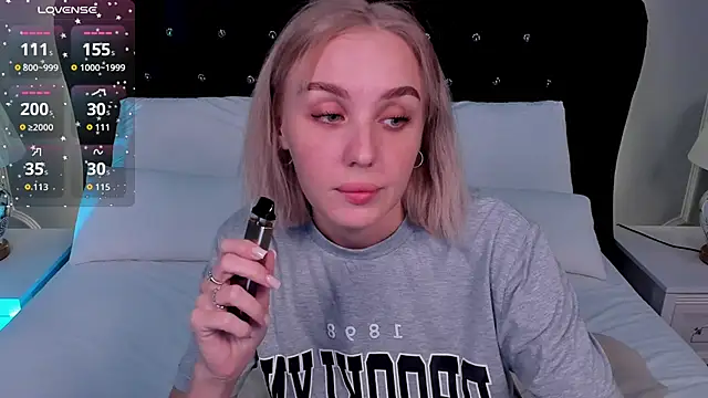 Snapshot of LianaFord chatting on September 19, 2025, 5:50 pm LianaFord online show from September 19, 2025, 5:50 pm