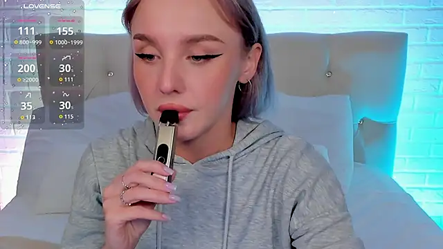 Snapshot of LianaFord chatting on September 21, 2025, 6:24 pm LianaFord online show from September 21, 2025, 6:24 pm