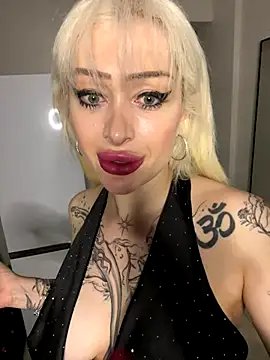 Snapshot of JennaLinn chatting on October 12, 2025, 4:19 pm JennaLinn online show from October 12, 2025, 4:19 pm