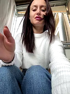 Snapshot of Zeyna1 chatting on October 8, 2025, 10:06 am Zeyna1 online show from October 8, 2025, 10:06 am