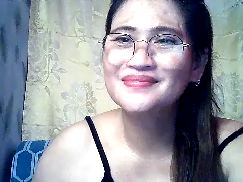 Snapshot of Amazing_Angel22 chatting on October 28, 2025, 3:40 am Amazing Angel22 online show from October 28, 2025, 3:40 am