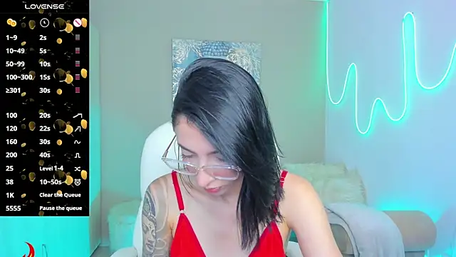 barbie scoth  online show from September 20, 2025, 10:15 pm