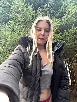 LaraBlond online show from February 25, 2025, 1:10 pm